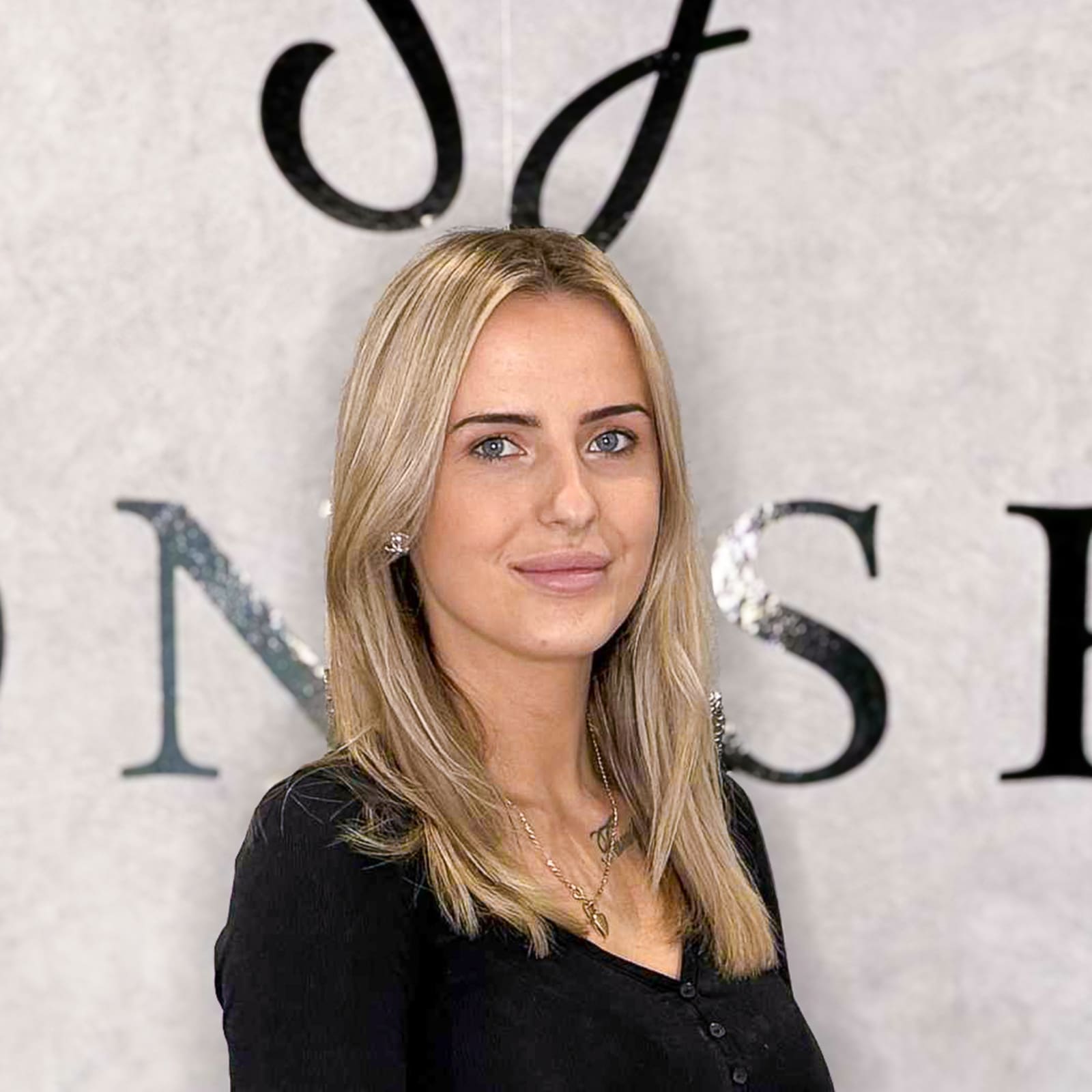 Frisør Josefine hos Salon Shine